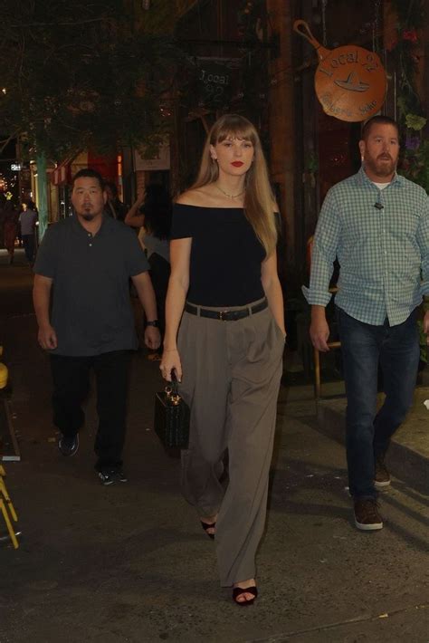 Taylor Swift Has the Best Affordable Handbag .